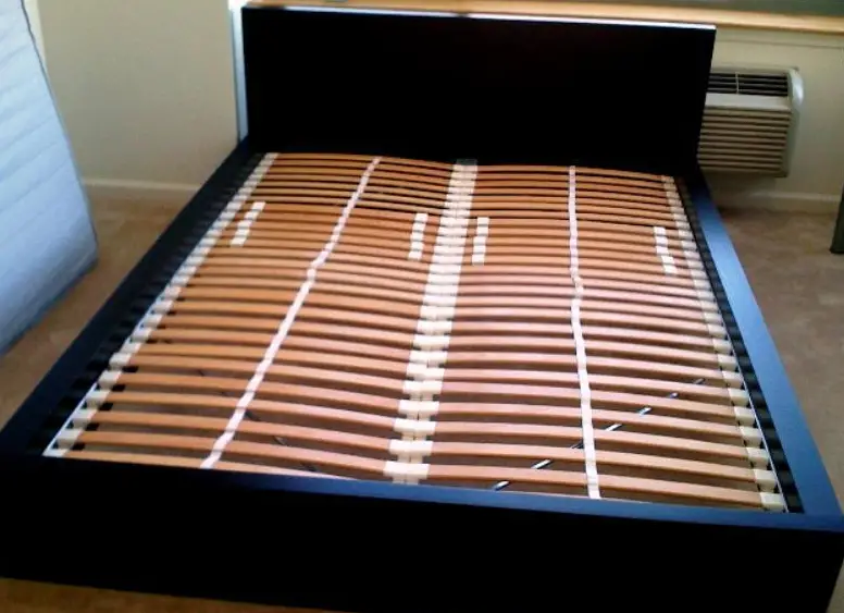 Ikea Bed Slats Falling Through Try, How To Stop Bed Frame From Rolling On Wood Floor